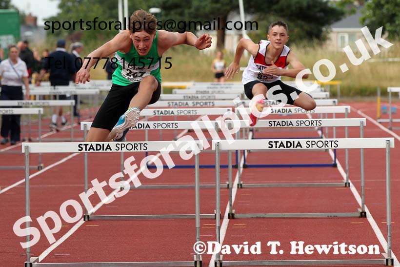Hurdles, 2021 North East Grand Prix 6, Monkton, Wednesday, August 4th. Photo: David T. Hewitson/Sports for All Pics